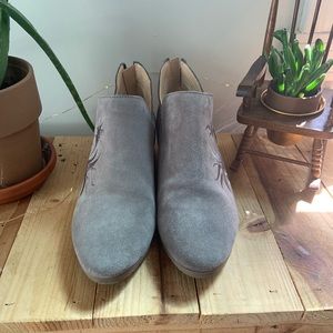 Kenneth Cole reaction embroidered ankle bo…